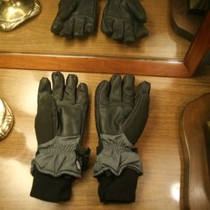 Kombi Accessories - Kombi Men’s Hustle II Gloves Kombi Accessories - Kombi Men’s Hustle II Gloves